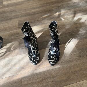 1 pair of Kate Spade rain boots